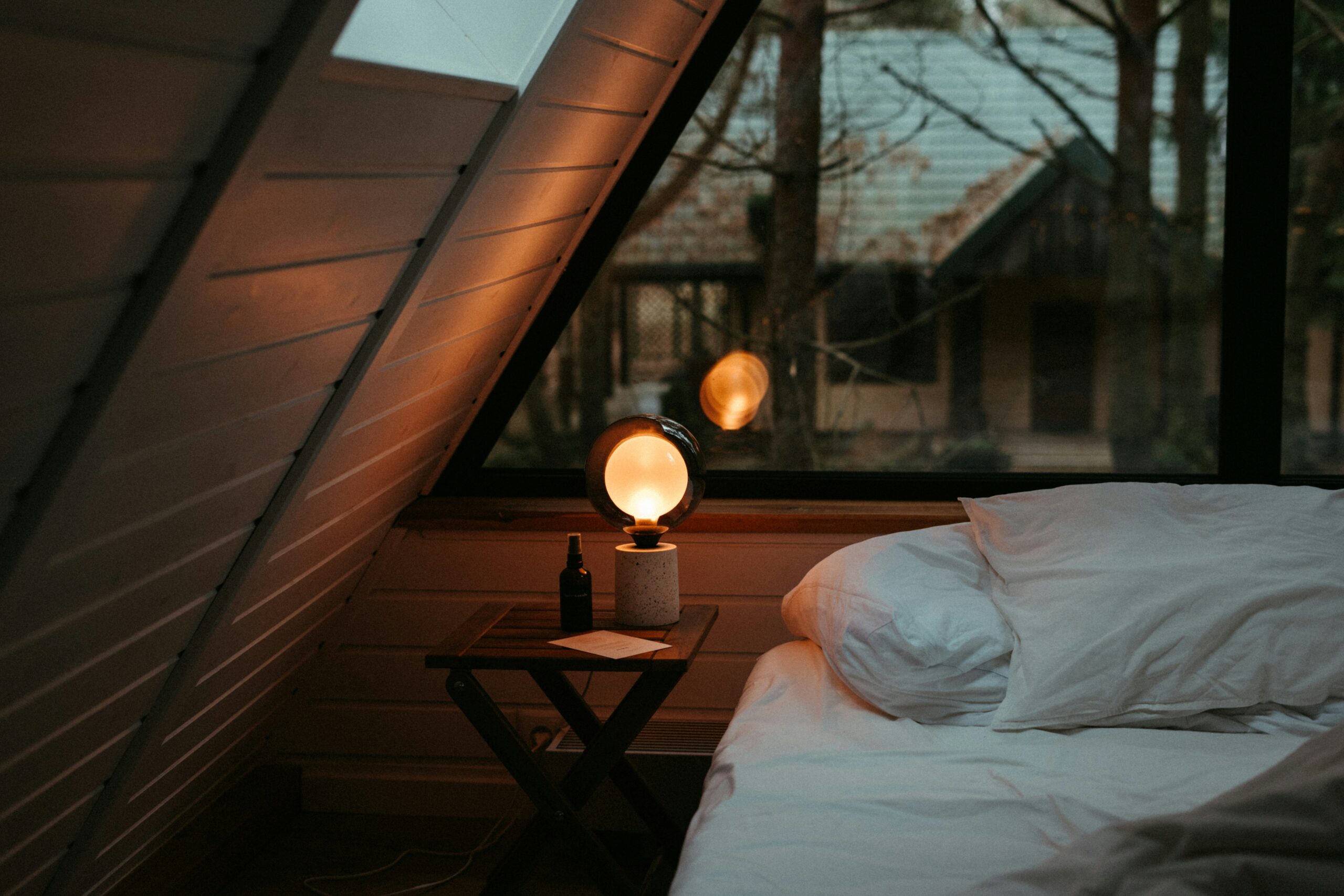 How to Create a Cozy Sleep Environment for Better Weight Loss (Yes, It's Connected!)